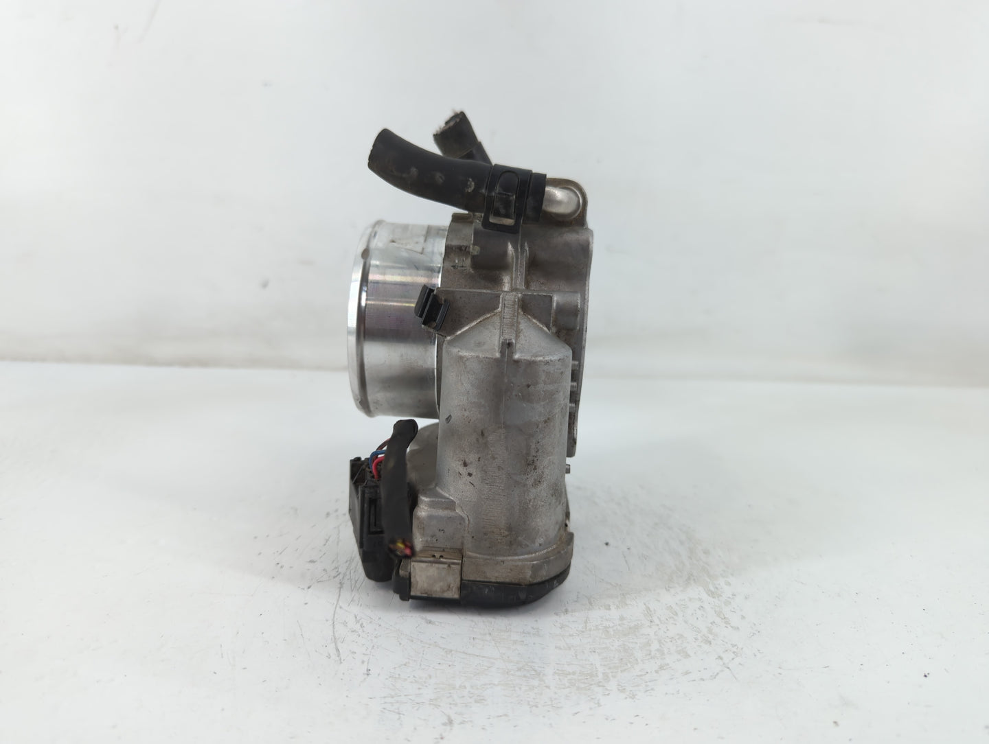 2011-2015 Kia Optima Throttle Body P/N:35100-2G700 Fits Fits 2011 2012 2013 2014 2015 2016 OEM Used Auto Parts - Oemusedauto