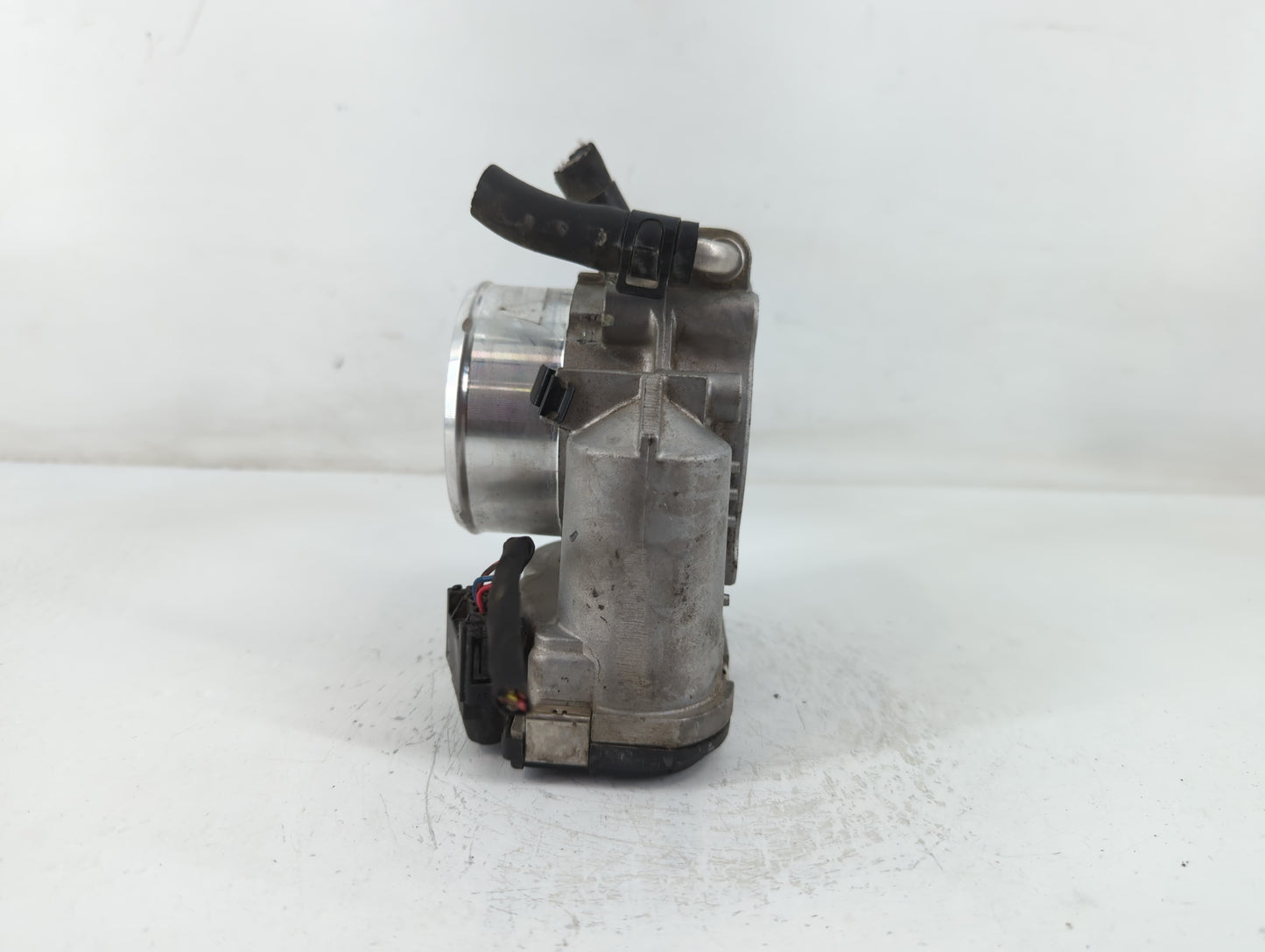 2011-2015 Kia Optima Throttle Body P/N:35100-2G700 Fits Fits 2011 2012 2013 2014 2015 2016 OEM Used Auto Parts - Oemusedauto