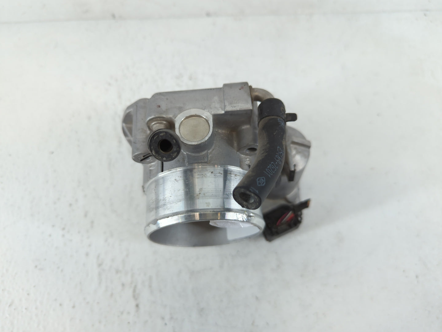 2011-2015 Kia Optima Throttle Body P/N:35100-2G700 Fits Fits 2011 2012 2013 2014 2015 2016 OEM Used Auto Parts - Oemusedauto
