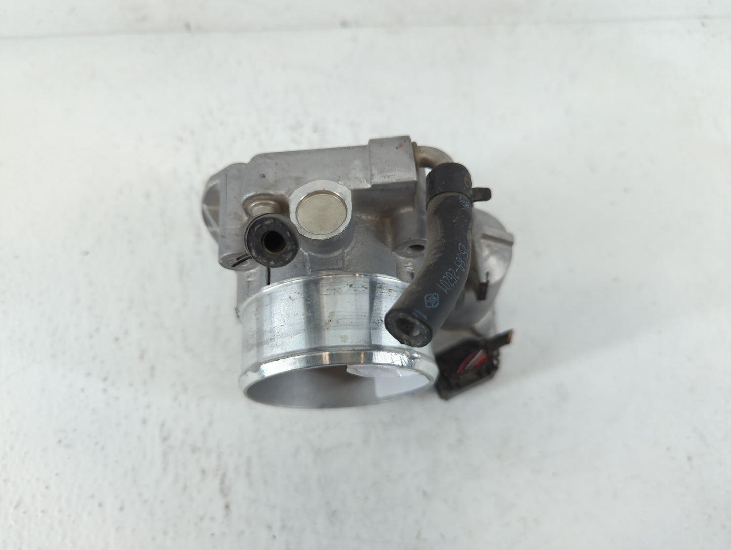 2011-2015 Kia Optima Throttle Body P/N:35100-2G700 Fits Fits 2011 2012 2013 2014 2015 2016 OEM Used Auto Parts - Oemusedauto