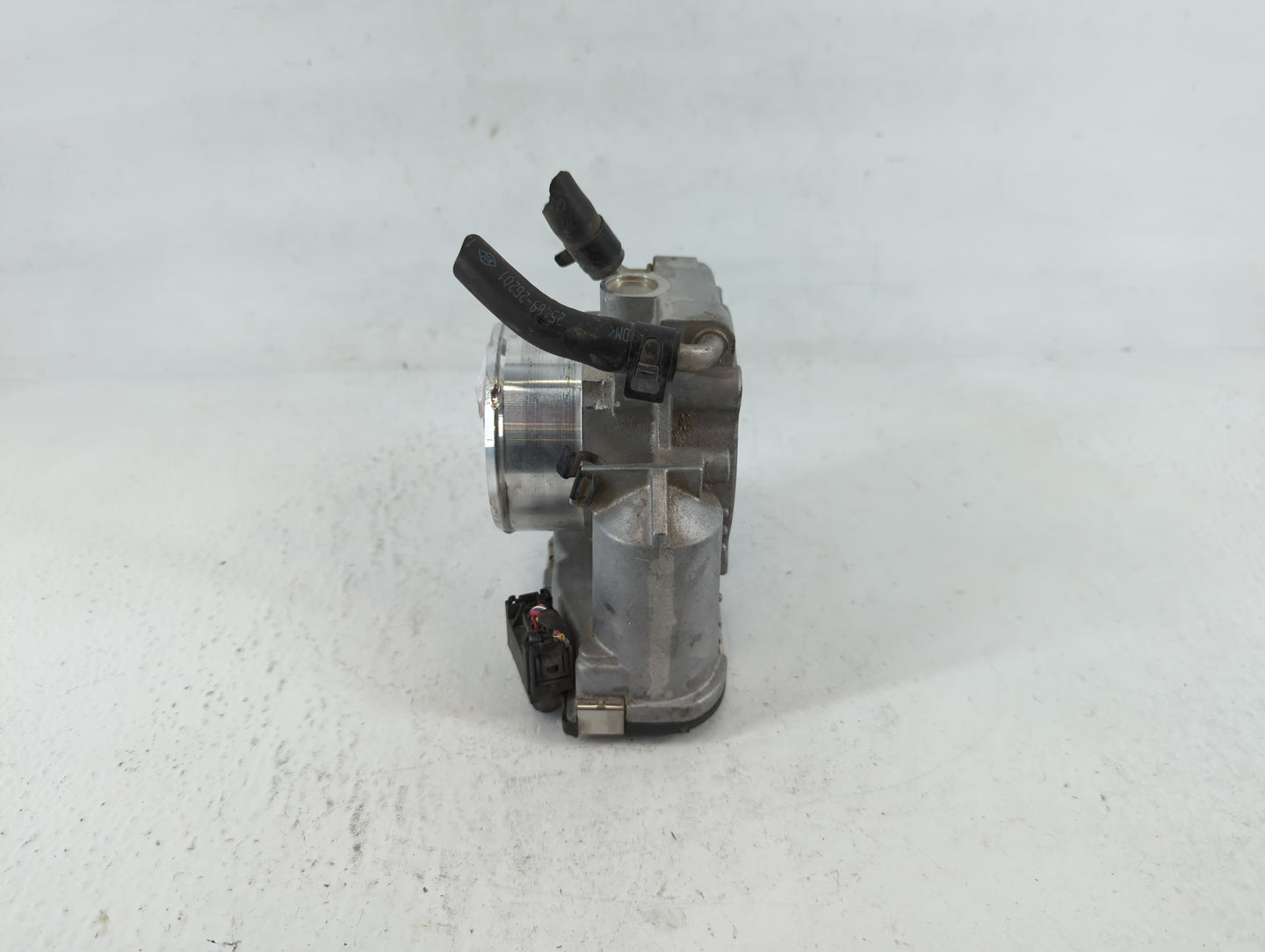 2011-2015 Kia Optima Throttle Body P/N:35100-2G700 Fits Fits 2011 2012 2013 2014 2015 2016 OEM Used Auto Parts - Oemusedauto