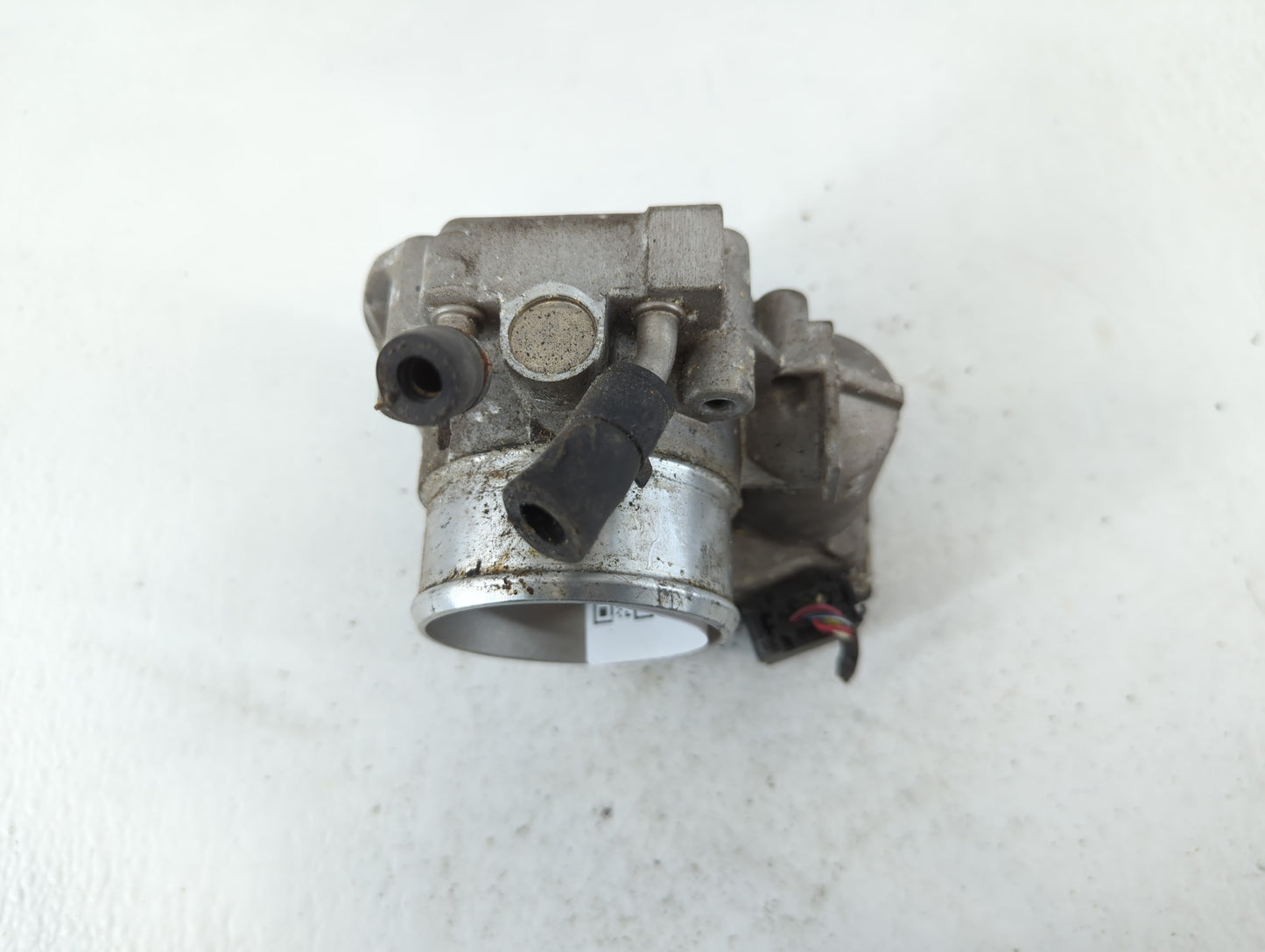 2011-2015 Kia Optima Throttle Body P/N:35100-2G710 Fits Fits 2011 2012 2013 2014 2015 2016 OEM Used Auto Parts - Oemusedauto