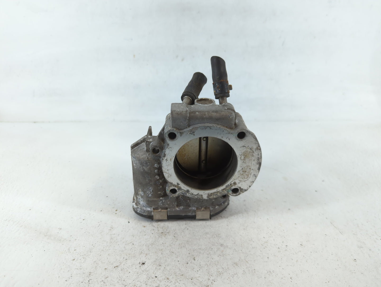 2011-2015 Kia Optima Throttle Body P/N:35100-2G710 Fits Fits 2011 2012 2013 2014 2015 2016 OEM Used Auto Parts - Oemusedauto