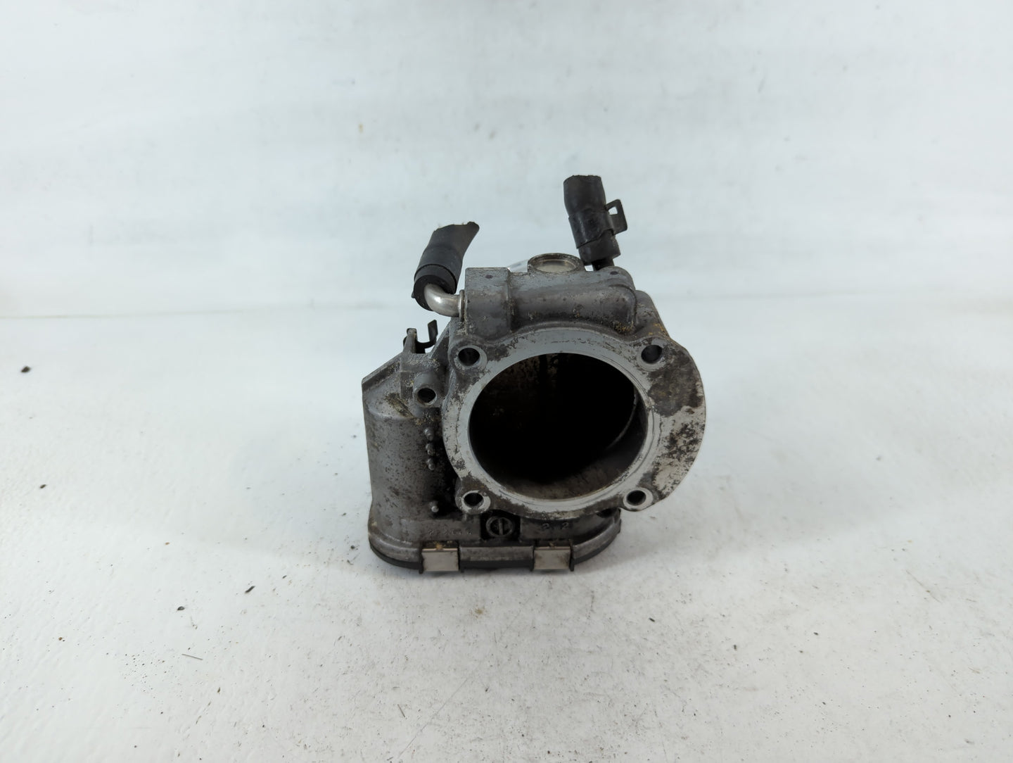 2011-2015 Kia Optima Throttle Body P/N:35100-2G700 Fits Fits 2011 2012 2013 2014 2015 2016 OEM Used Auto Parts - Oemusedauto