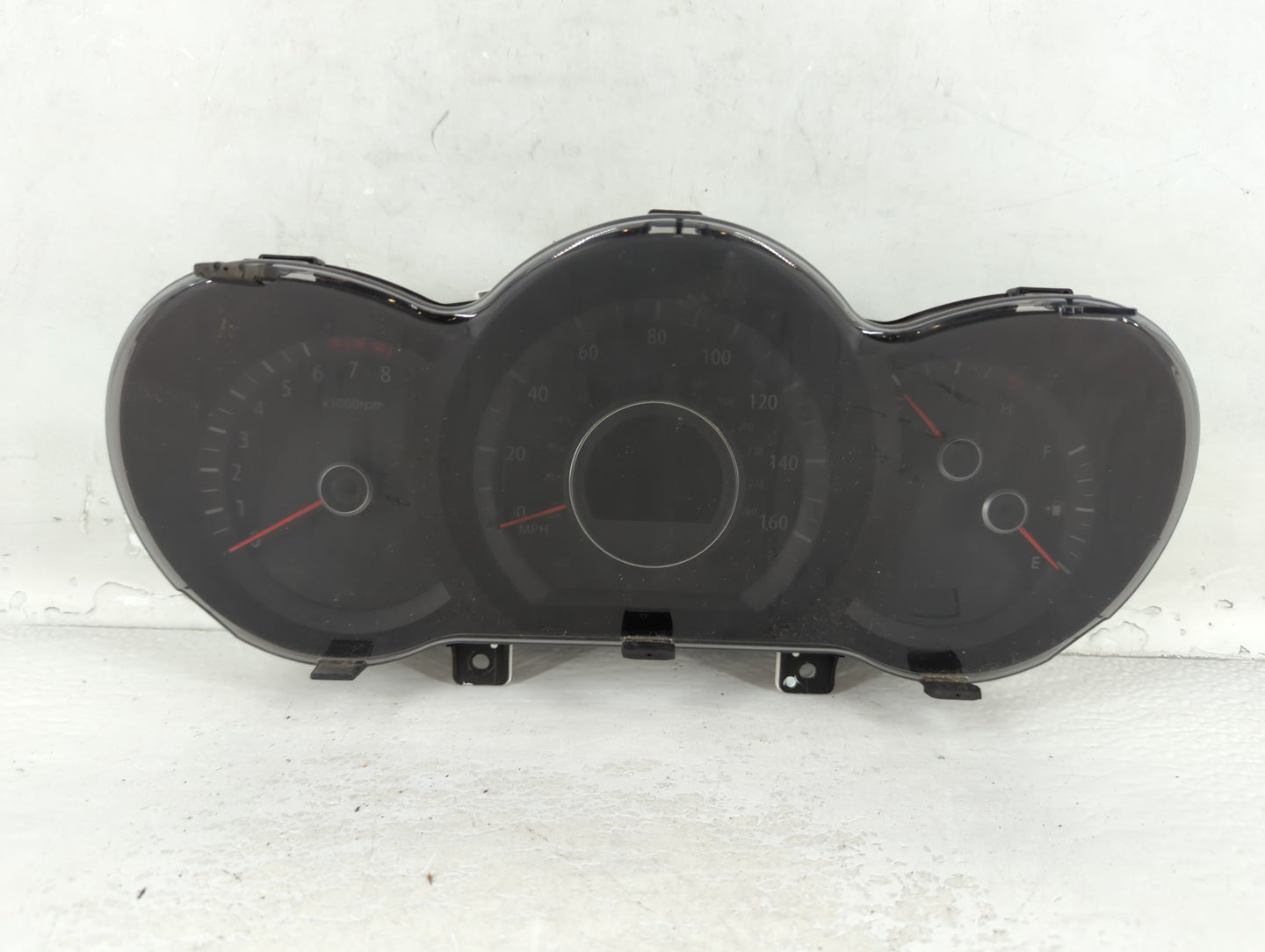 2012-2013 Kia Optima Instrument Cluster Speedometer Gauges P/N:94001-2T323 Fits Fits 2012 2013 OEM Used Auto Parts - Oemused