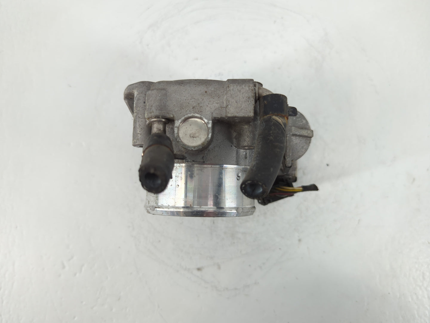 2011-2015 Kia Optima Throttle Body P/N:35100-2G700 Fits Fits 2011 2012 2013 2014 2015 2016 OEM Used Auto Parts - Oemusedauto