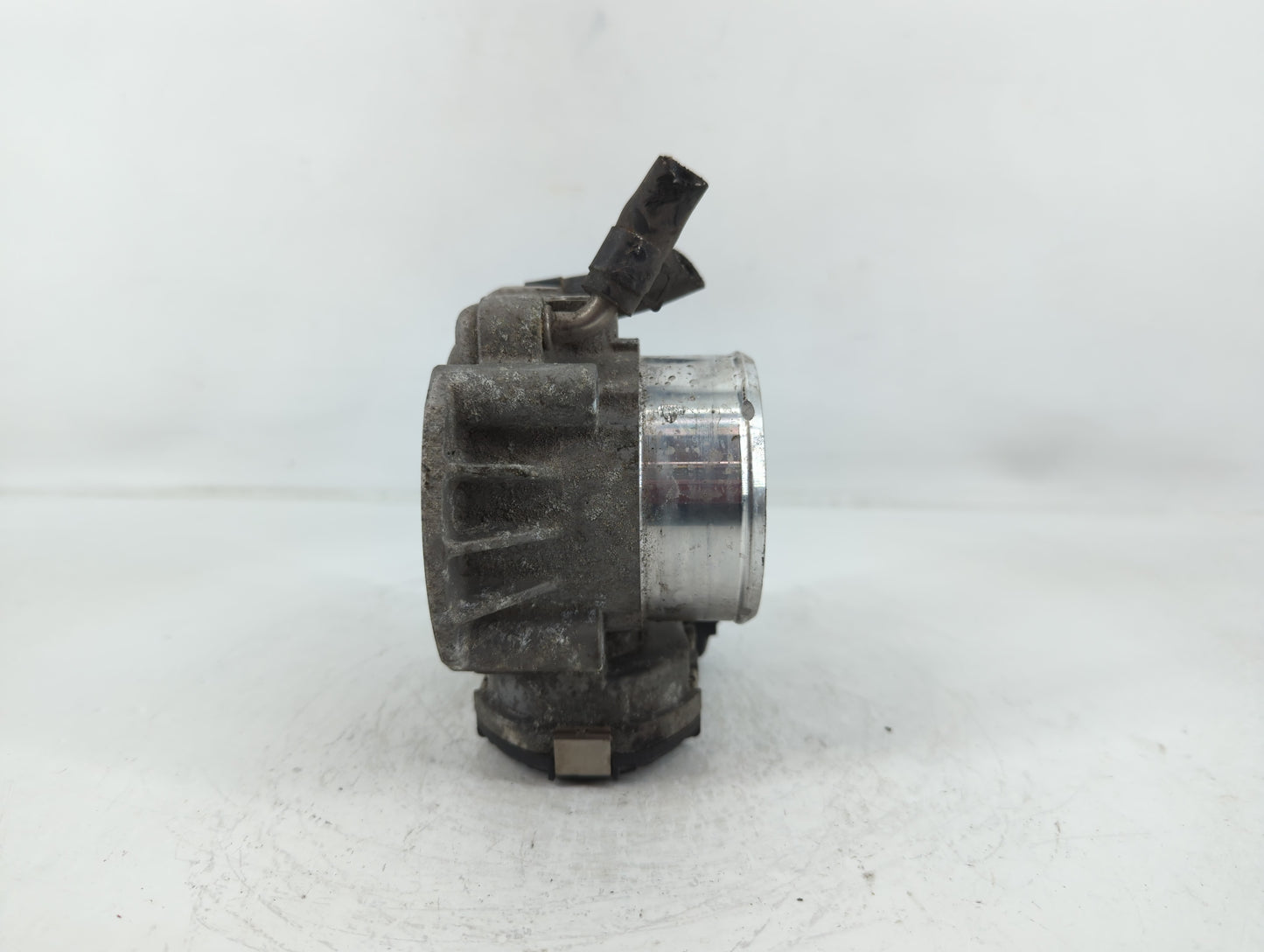 2011-2015 Kia Optima Throttle Body P/N:35100-2G700 Fits Fits 2011 2012 2013 2014 2015 2016 OEM Used Auto Parts - Oemusedauto