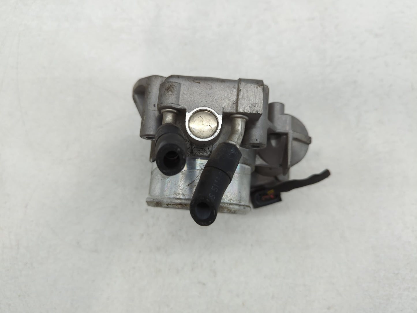 2011-2015 Kia Optima Throttle Body P/N:35100-2G710 Fits Fits 2011 2012 2013 2014 2015 2016 OEM Used Auto Parts - Oemusedauto