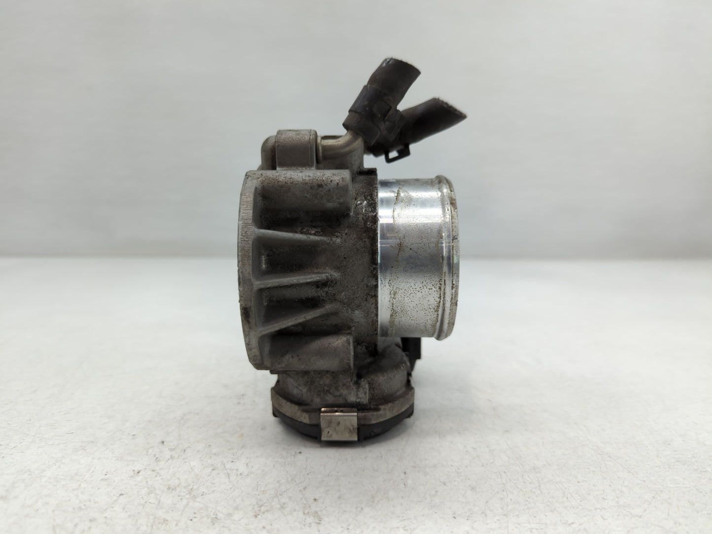 2011-2015 Kia Optima Throttle Body P/N:35100-2G710 Fits Fits 2011 2012 2013 2014 2015 2016 OEM Used Auto Parts - Oemusedauto