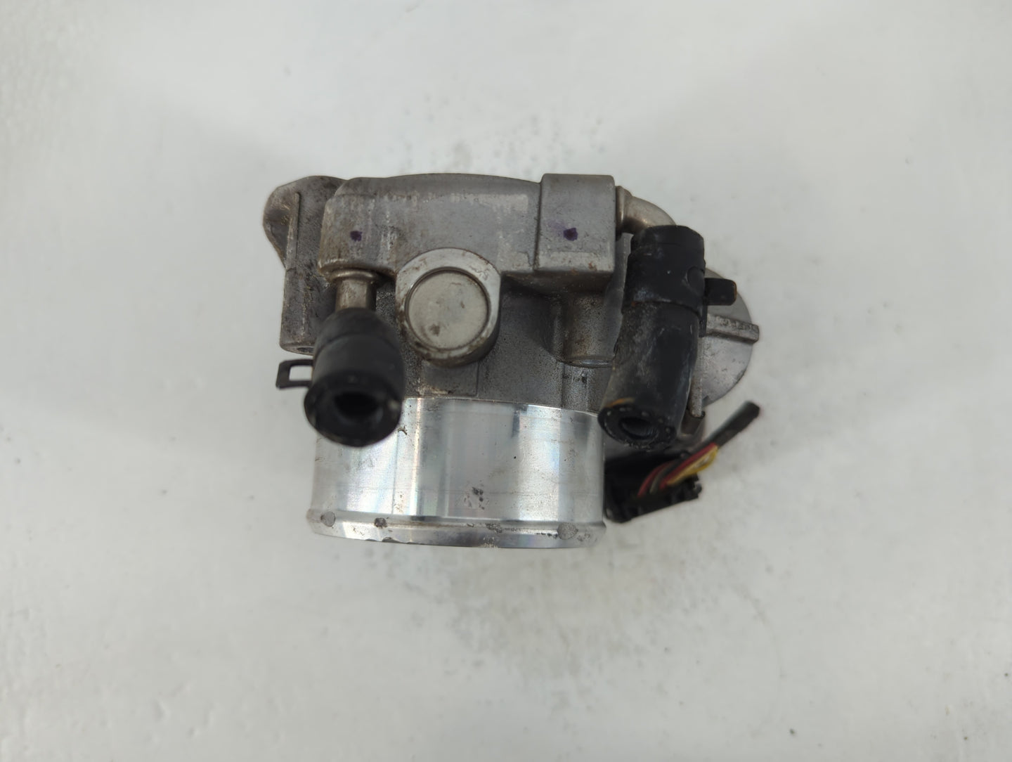 2011-2015 Kia Optima Throttle Body P/N:35100-2G700 Fits Fits 2011 2012 2013 2014 2015 2016 OEM Used Auto Parts - Oemusedauto