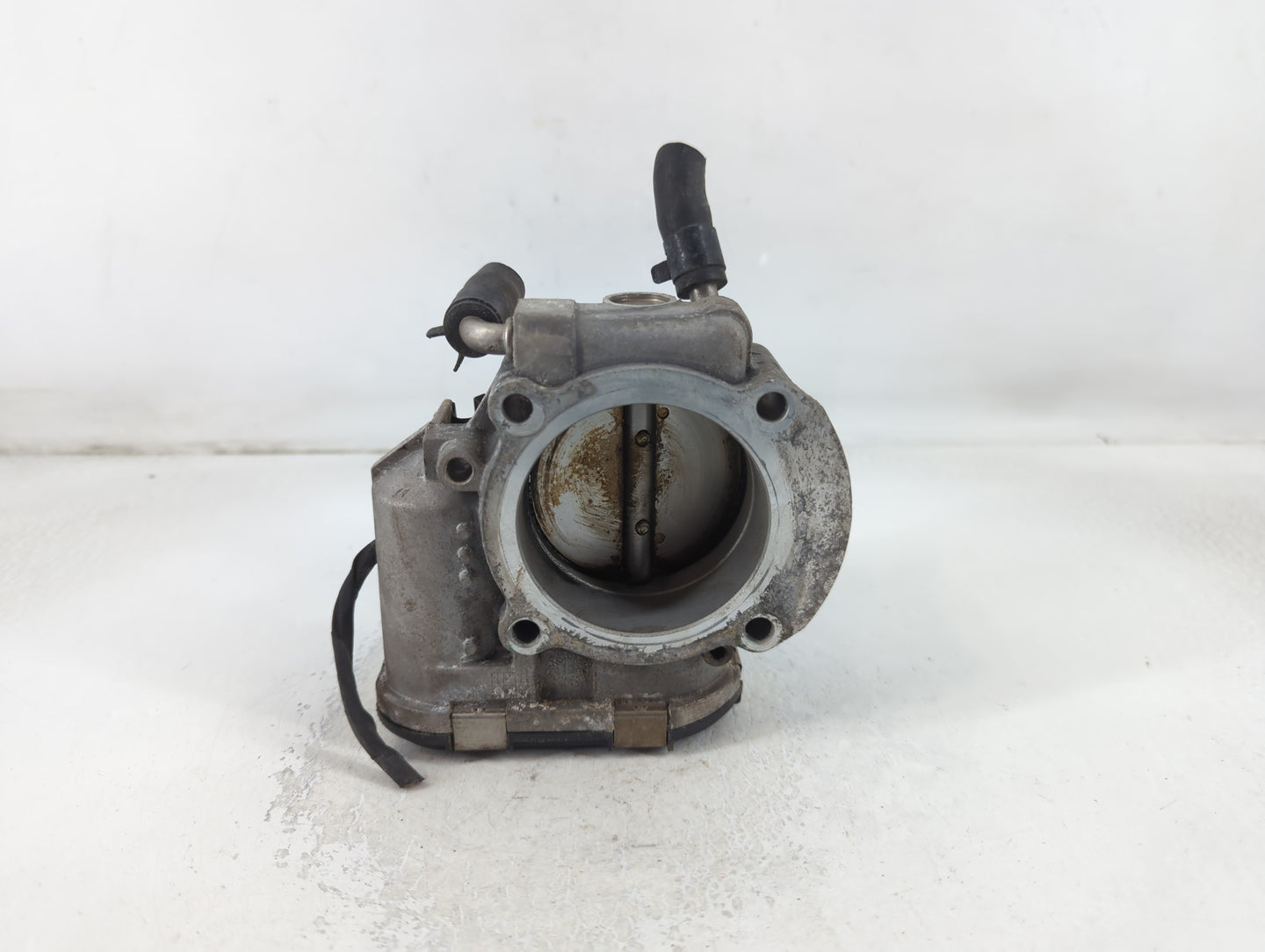 2011-2015 Kia Optima Throttle Body P/N:35100-2G700 Fits Fits 2011 2012 2013 2014 2015 2016 OEM Used Auto Parts - Oemusedauto