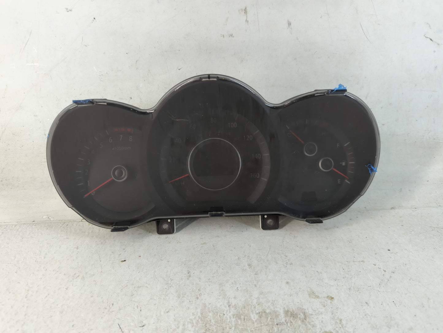2012-2013 Kia Optima Instrument Cluster Speedometer Gauges P/N:94001-2T322 Fits Fits 2012 2013 OEM Used Auto Parts - Oemused