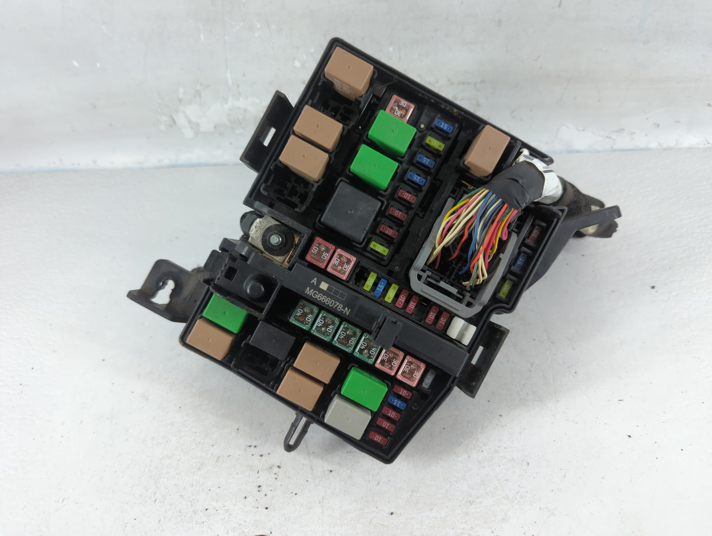 2011-2013 Kia Optima Fusebox Fuse Box Panel Relay Module P/N:91956-00005 Fits Fits 2011 2012 2013 OEM Used Auto Parts - Oemu