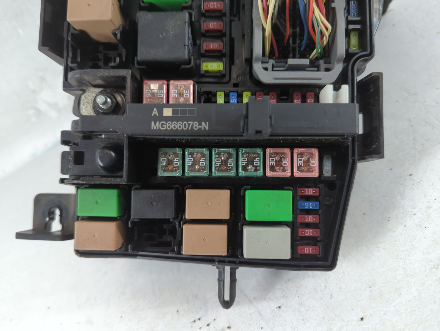 2011-2013 Kia Optima Fusebox Fuse Box Panel Relay Module P/N:91956-00005 Fits Fits 2011 2012 2013 OEM Used Auto Parts - Oemu