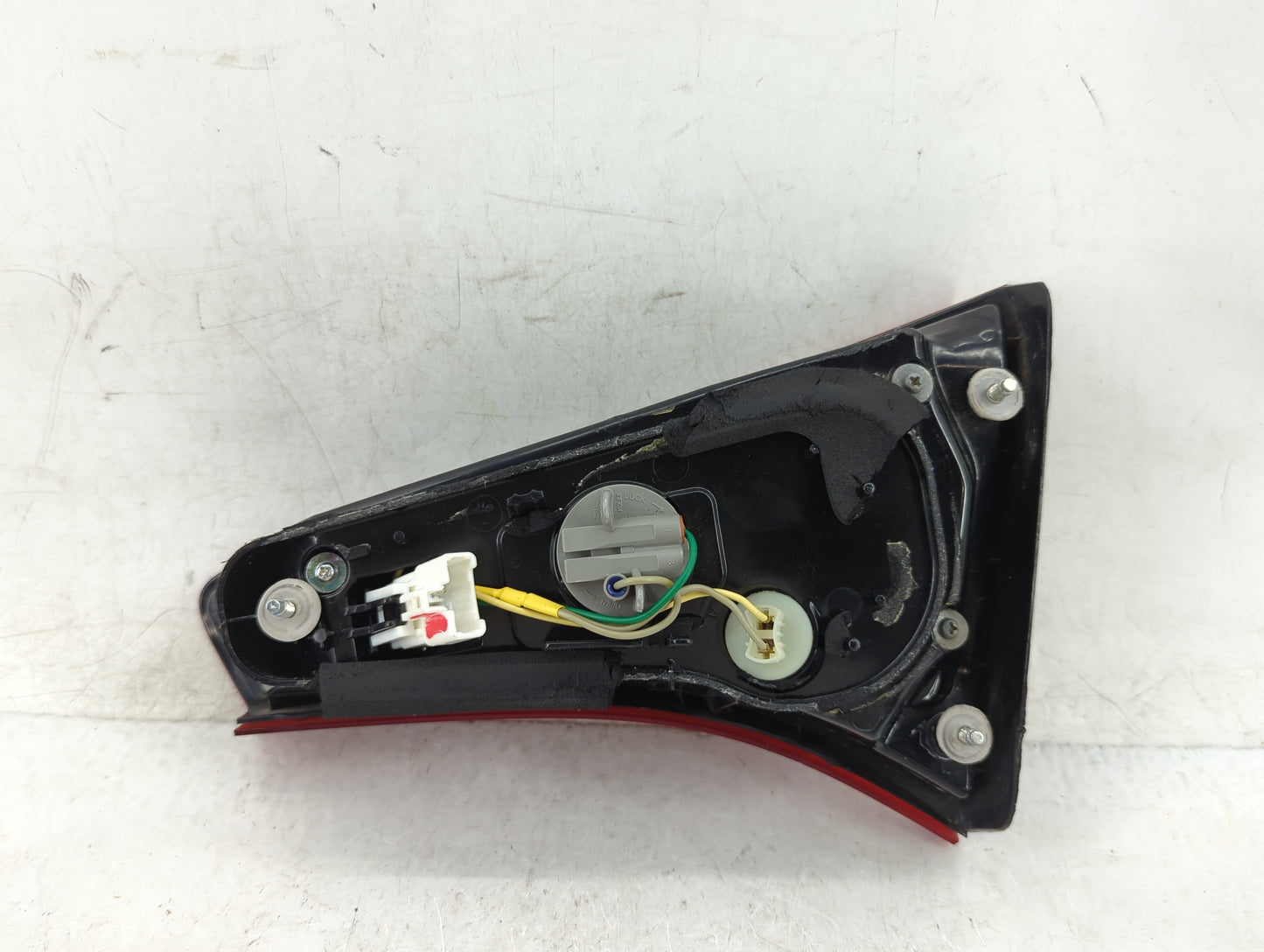 2011 Kia Optima Driver Left Side Tail Light Taillight Deck Lid Mounted - Oemusedautoparts1.com