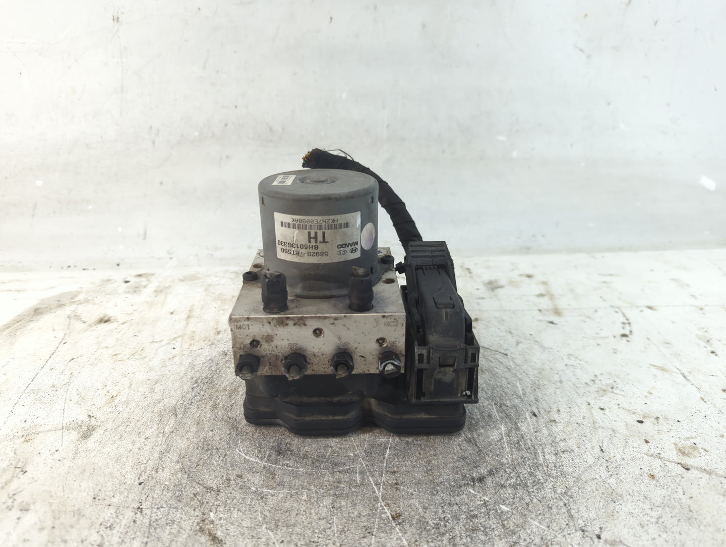 2011-2013 Kia Optima ABS Pump Control Module Replacement P/N:58920-2T550 Fits Fits 2011 2012 2013 OEM Used Auto Parts - Oemu