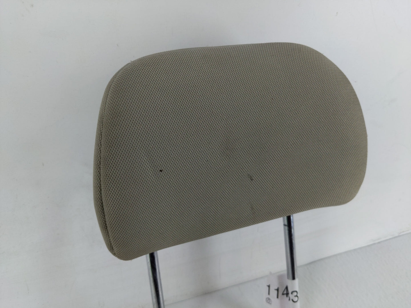 2012-2015 Kia Rio Headrest Head Rest Front Driver Passenger Seat Fits Fits 2012 2013 2014 2015 OEM Used Auto Parts - Oemused