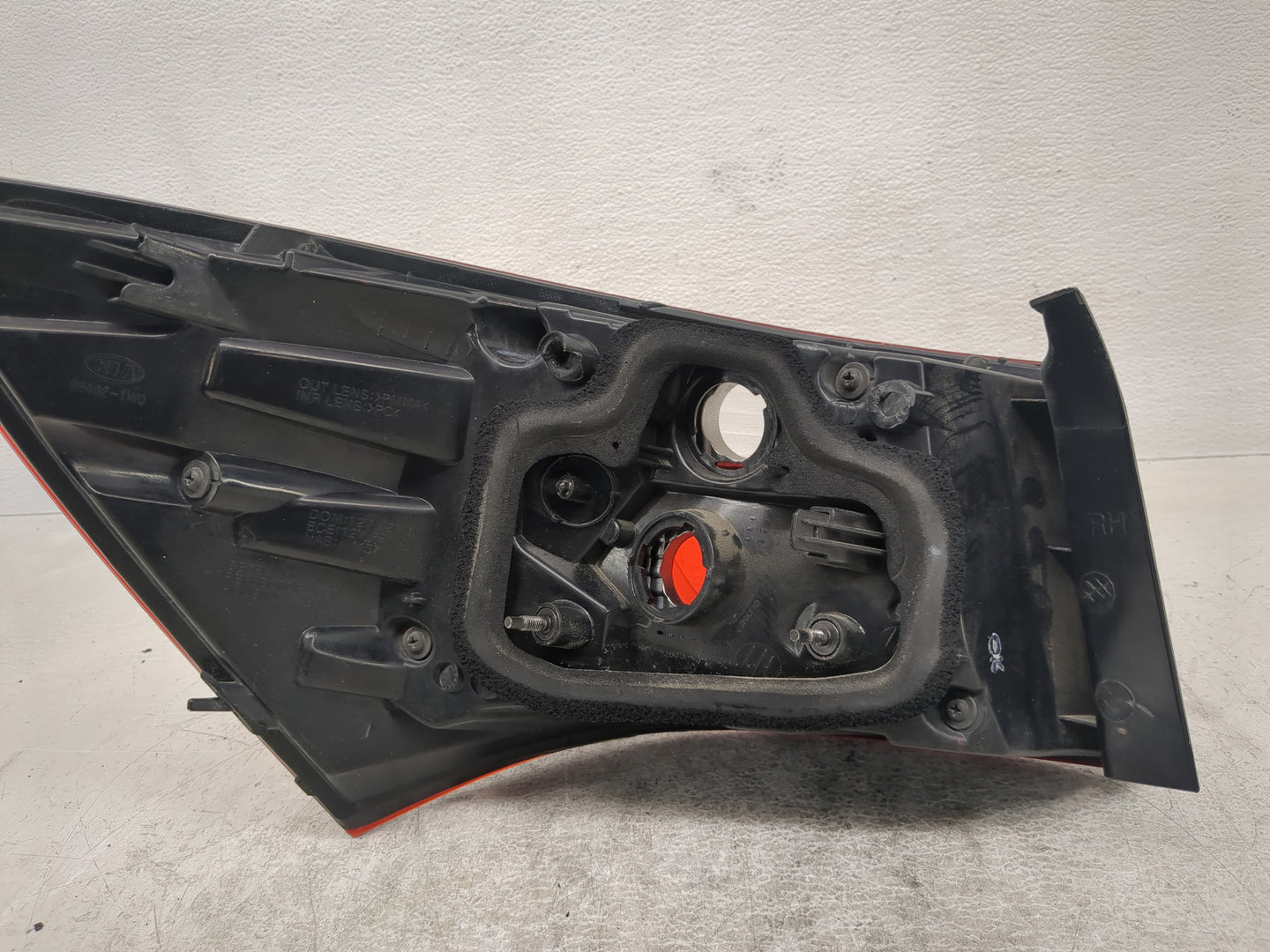 2012-2017 Kia Rio Tail Light Assembly Driver Left OEM Fits Fits 2012 2013 2014 2015 2016 2017 OEM Used Auto Parts - Oemuseda