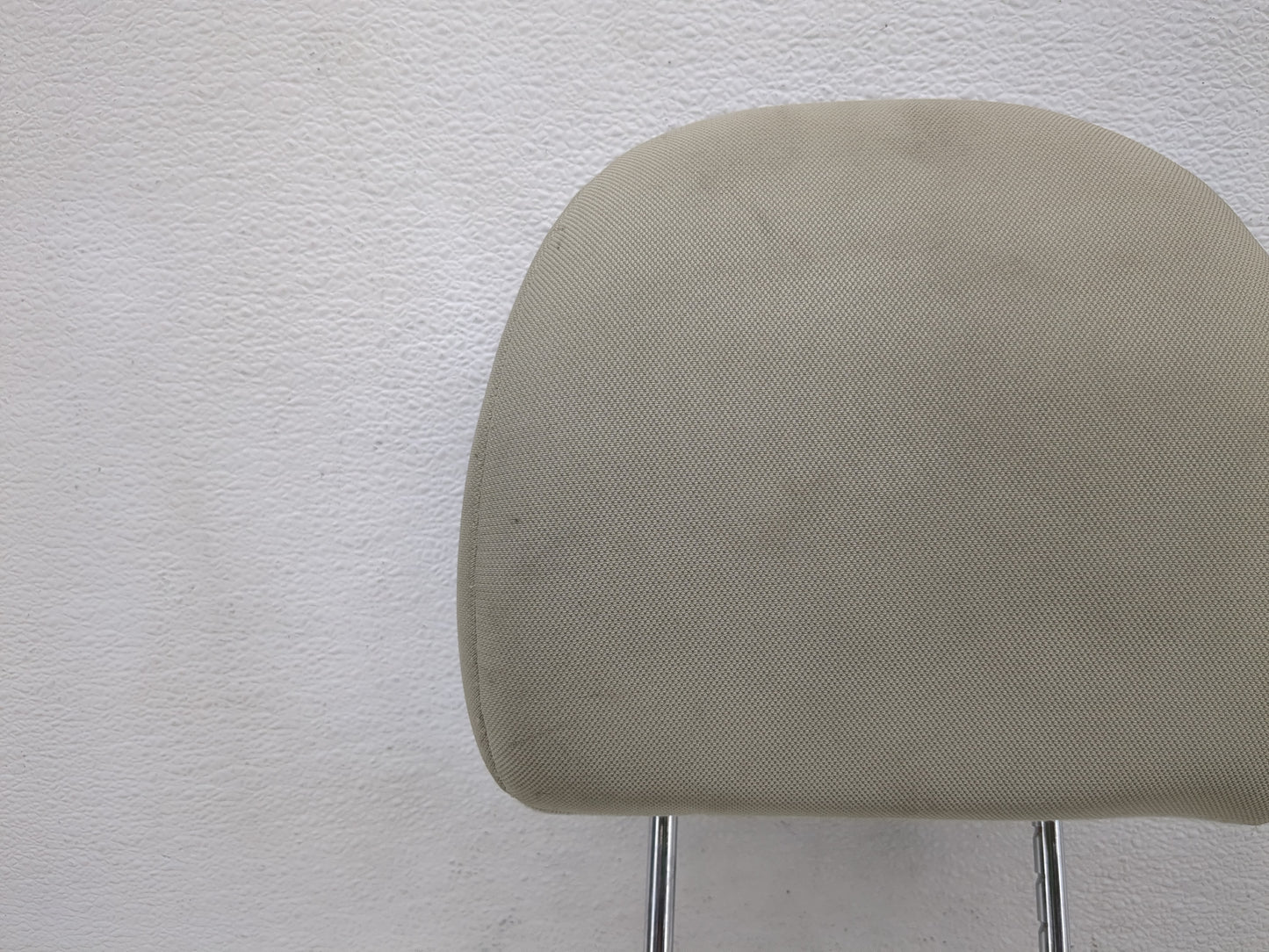 2012-2015 Kia Rio Headrest Head Rest Front Driver Passenger Seat Fits Fits 2012 2013 2014 2015 OEM Used Auto Parts - Oemused