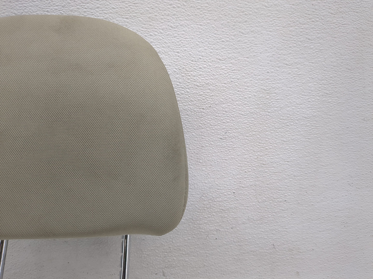 2012-2015 Kia Rio Headrest Head Rest Front Driver Passenger Seat Fits Fits 2012 2013 2014 2015 OEM Used Auto Parts - Oemused
