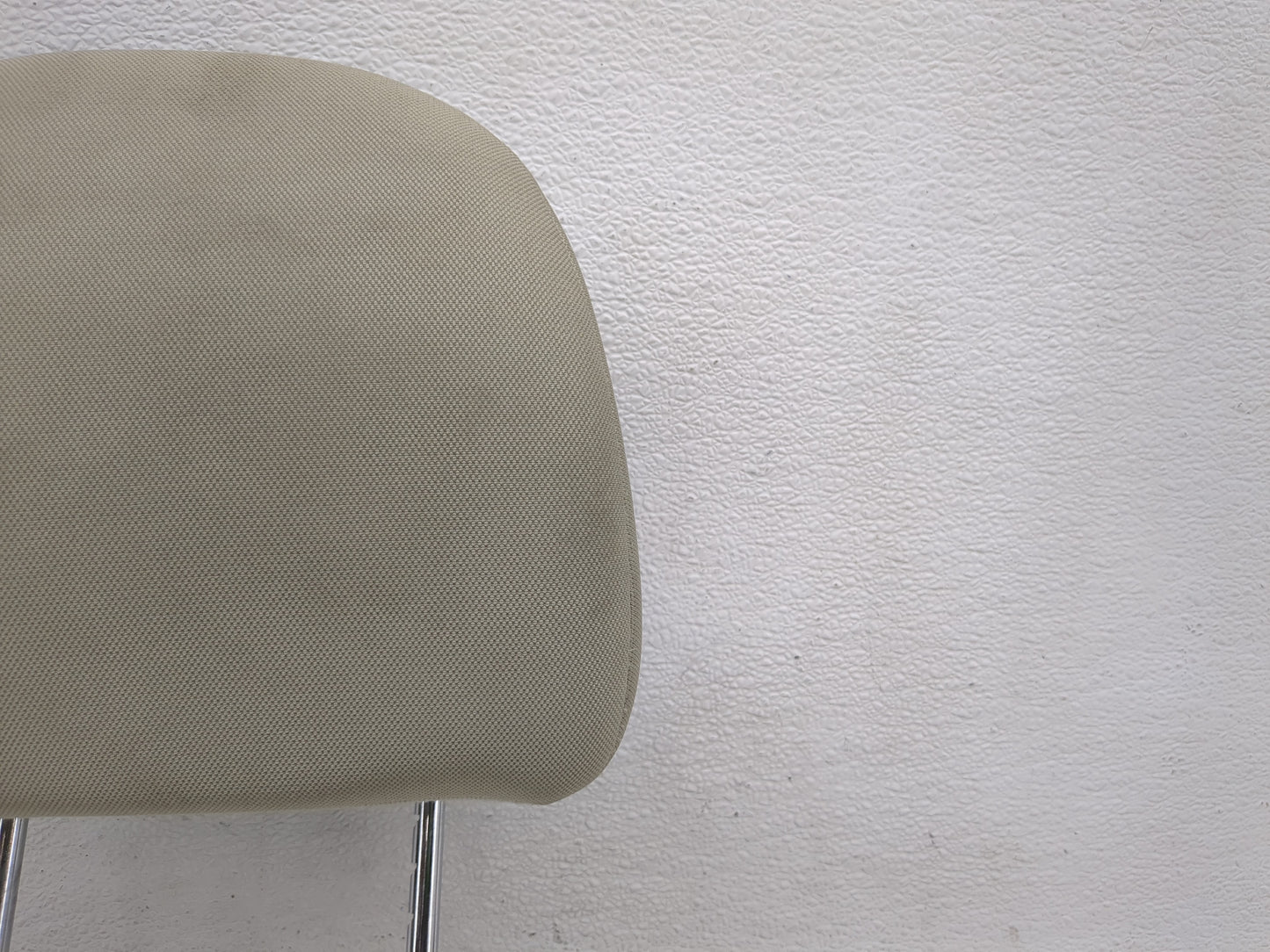 2012-2015 Kia Rio Headrest Head Rest Front Driver Passenger Seat Fits Fits 2012 2013 2014 2015 OEM Used Auto Parts - Oemused