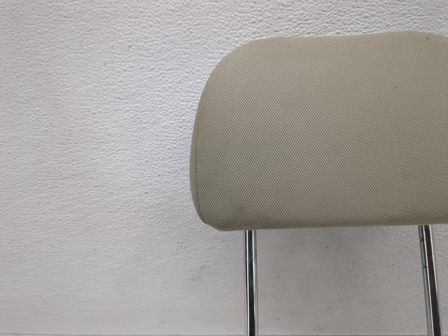 2012-2015 Kia Rio Headrest Head Rest Front Driver Passenger Seat Fits Fits 2012 2013 2014 2015 OEM Used Auto Parts - Oemused