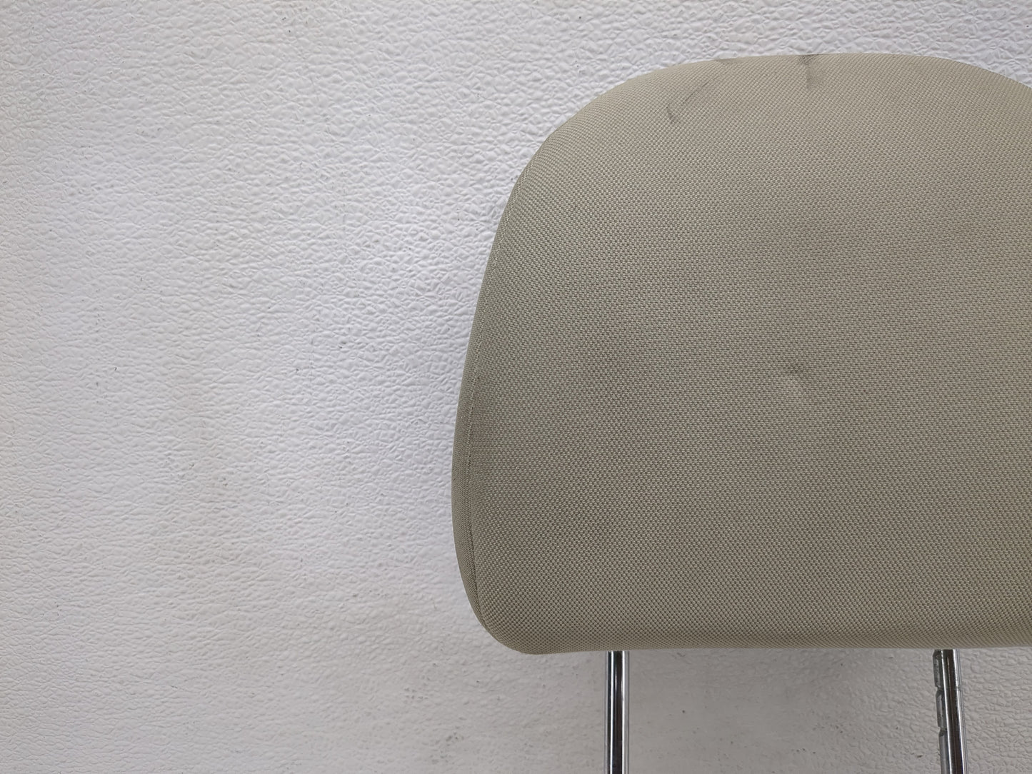 2012-2015 Kia Rio Headrest Head Rest Front Driver Passenger Seat Fits Fits 2012 2013 2014 2015 OEM Used Auto Parts - Oemused