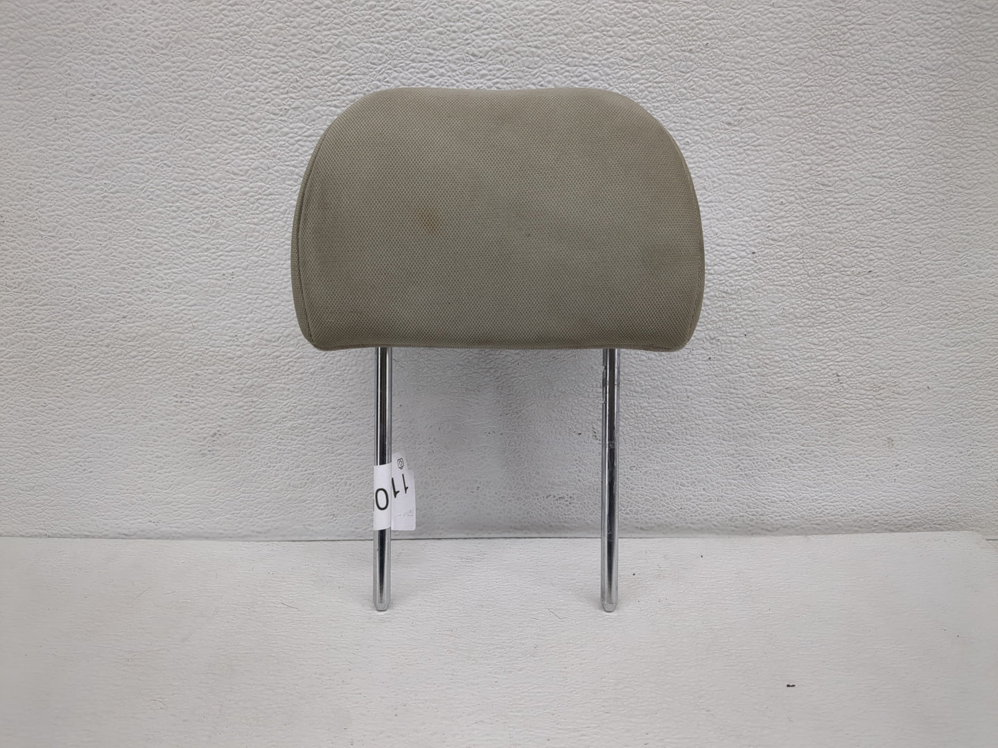 2012-2015 Kia Rio Headrest Head Rest Front Driver Passenger Seat Fits Fits 2012 2013 2014 2015 OEM Used Auto Parts - Oemused