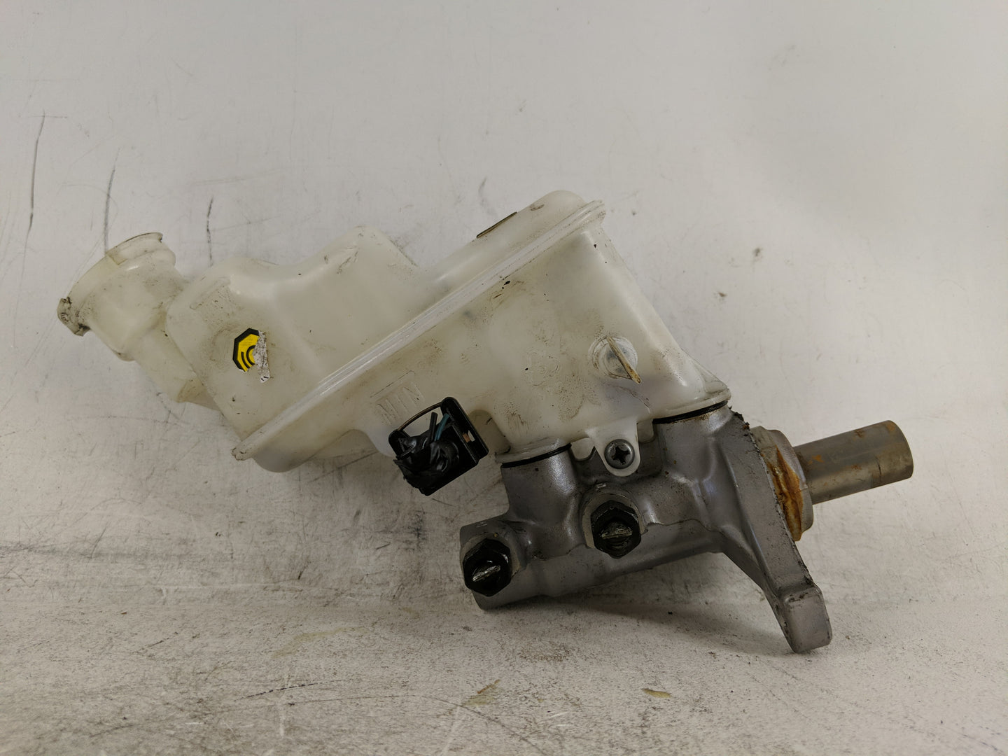 2012-2015 Kia Rio Brake Master Cylinder - Oemusedautoparts1.com