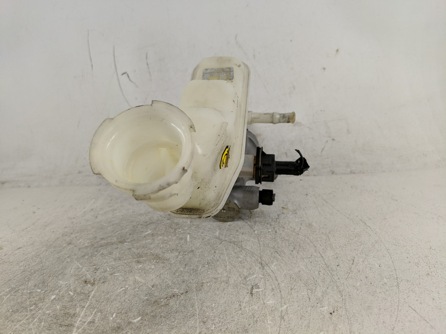 2012-2015 Kia Rio Brake Master Cylinder - Oemusedautoparts1.com
