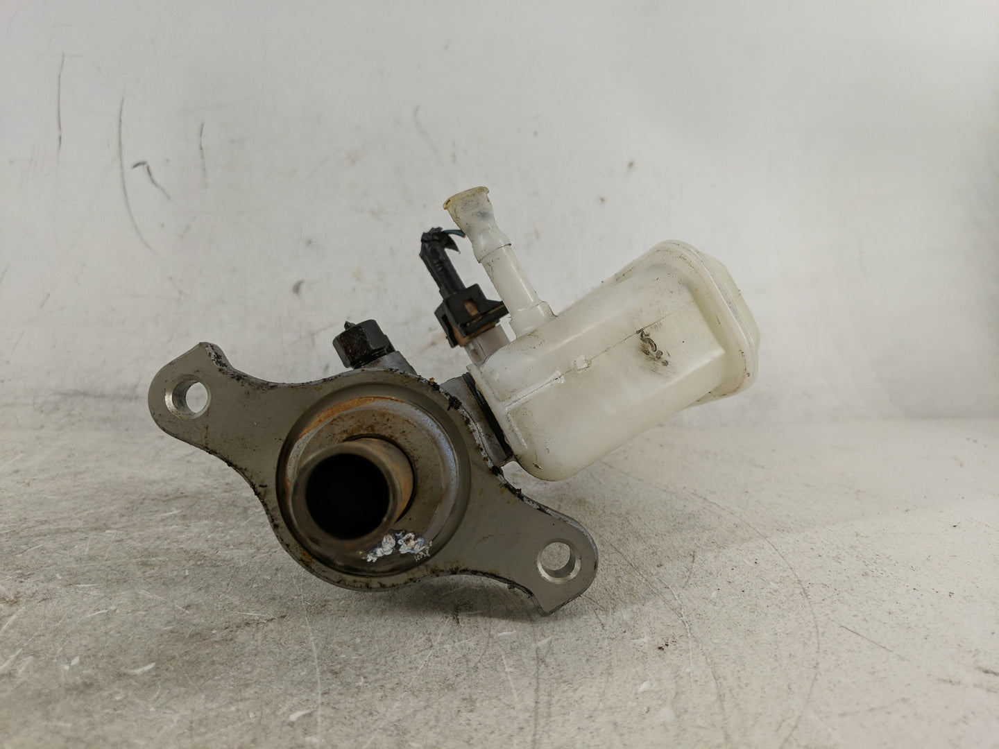 2012-2015 Kia Rio Brake Master Cylinder - Oemusedautoparts1.com