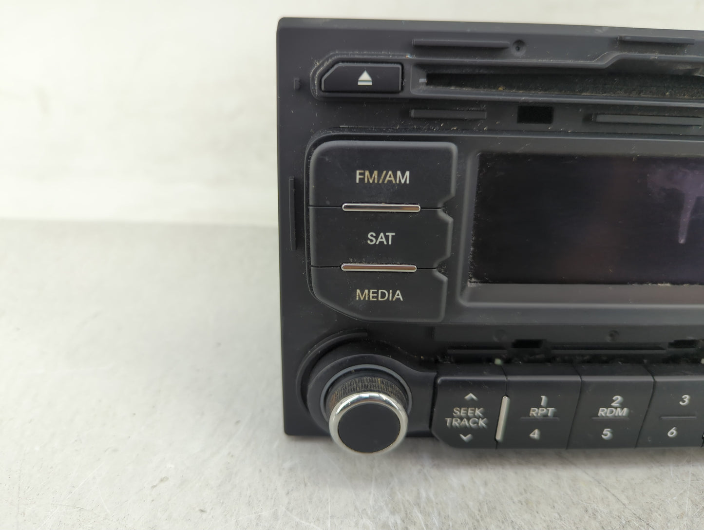 2013 Kia Rio Radio AM FM Cd Player Receiver Replacement P/N:961701W900CA Fits OEM Used Auto Parts - Oemusedautoparts1.com