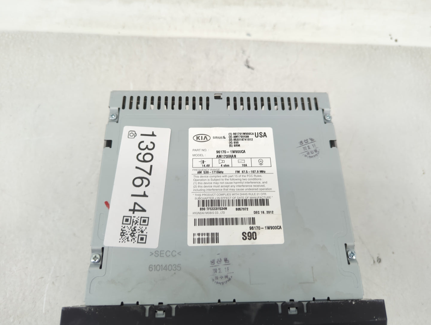 2013 Kia Rio Radio AM FM Cd Player Receiver Replacement P/N:961701W900CA Fits OEM Used Auto Parts - Oemusedautoparts1.com