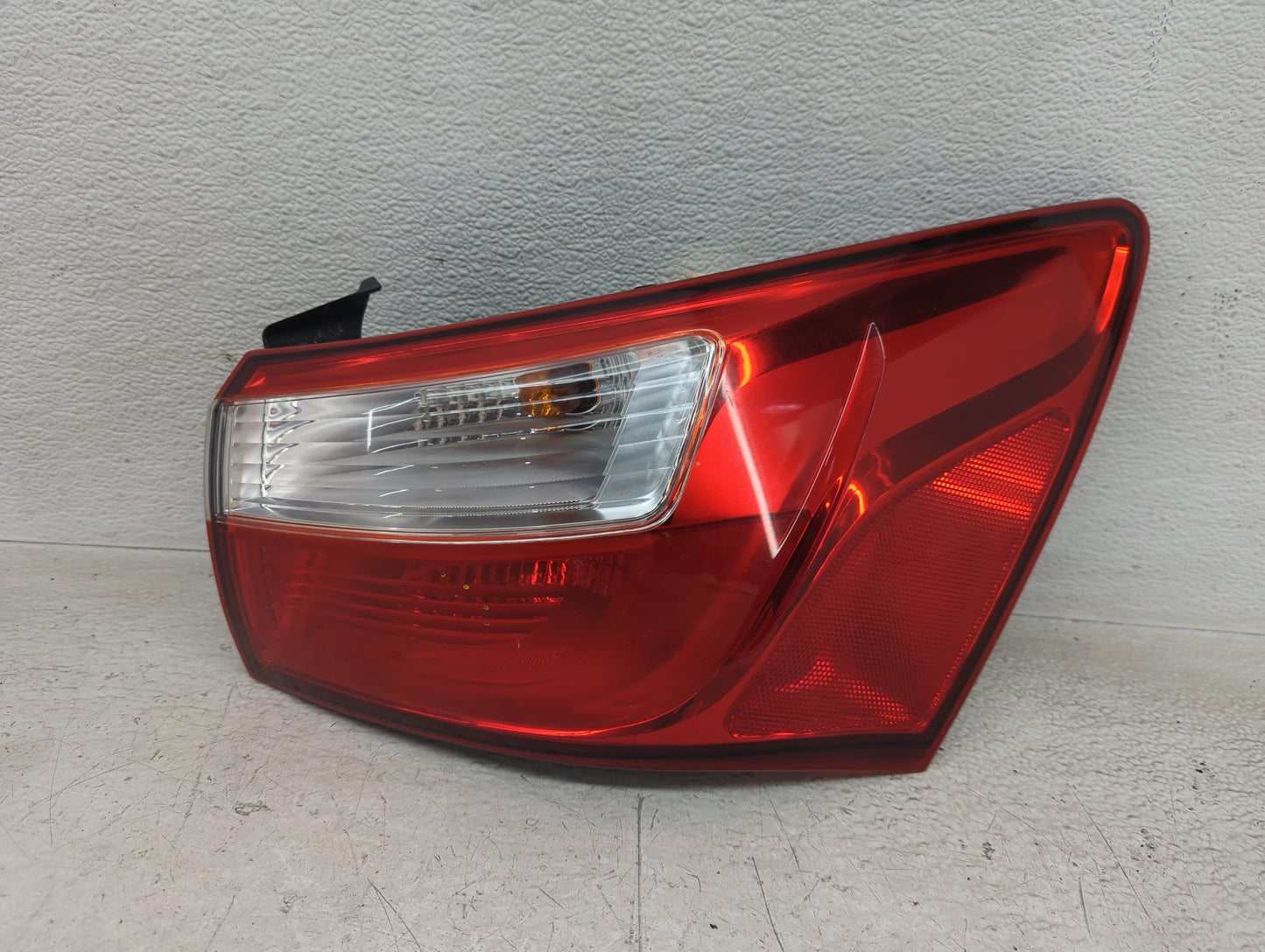 2012-2017 Kia Rio Tail Light Assembly Passenger Right OEM P/N:92402-1W0 Fits Fits 2012 2013 2014 2015 2016 2017 OEM Used Aut