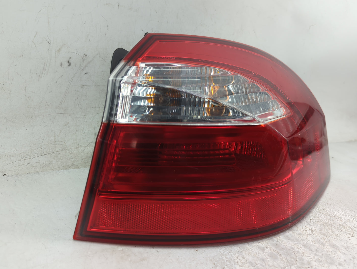2012-2017 Kia Rio Tail Light Assembly Passenger Right OEM P/N:92402-1W2R Fits Fits 2012 2013 2014 2015 2016 2017 OEM Used Au