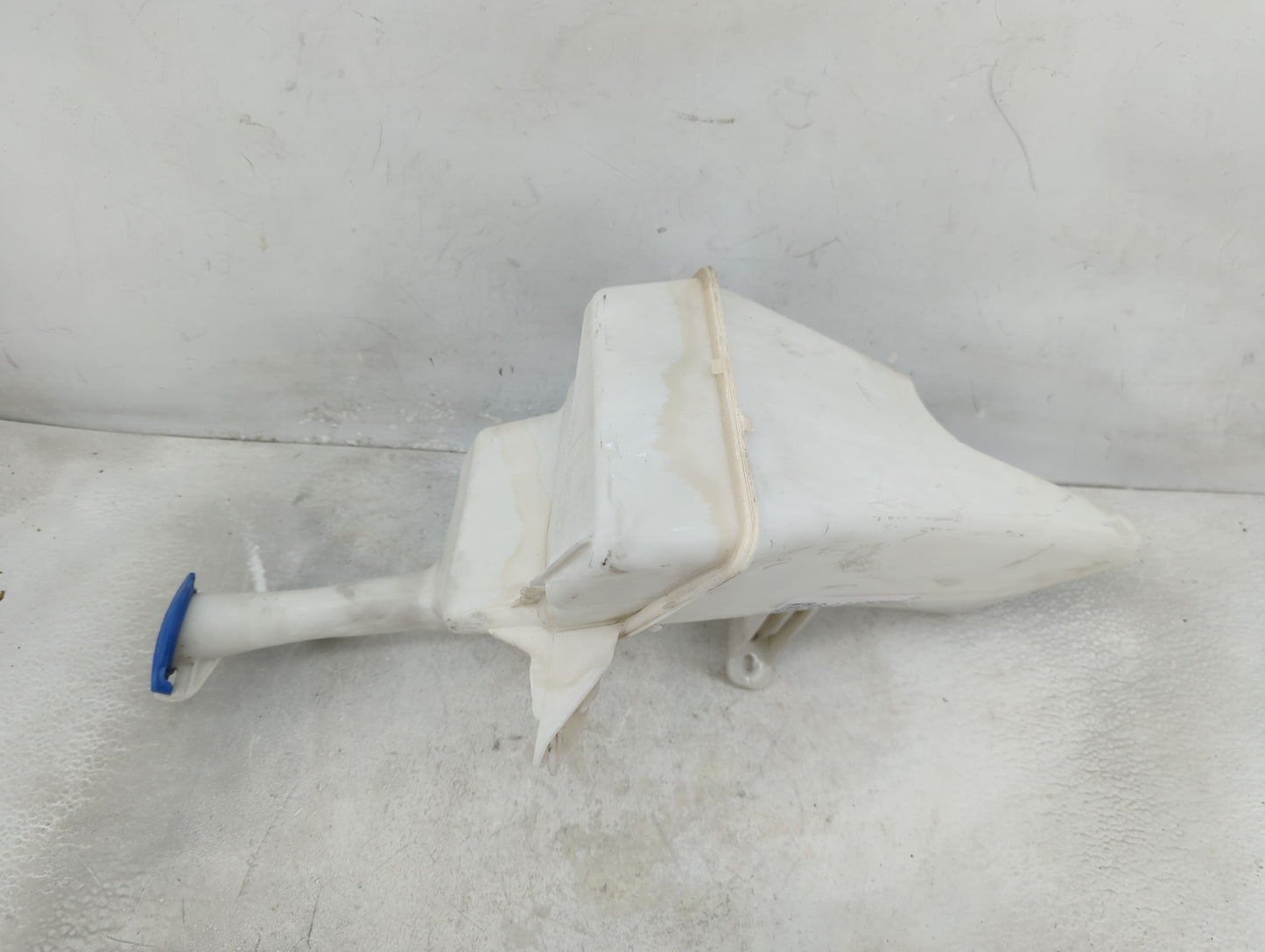 2012-2015 Kia Rio Windshield Washer Fluid Reservoir Bottle Oem - Oemusedautoparts1.com
