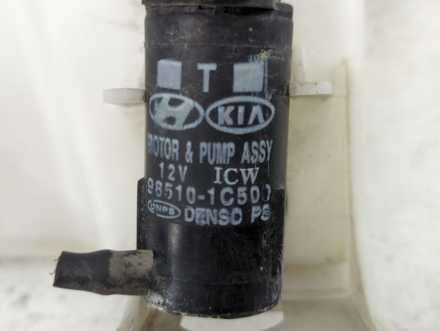 2012-2015 Kia Rio Windshield Washer Fluid Reservoir Bottle Oem - Oemusedautoparts1.com