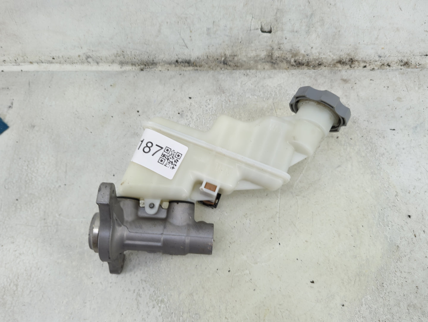 2012-2015 Kia Rio Brake Master Cylinder 1492187 - Oemusedautoparts1.com