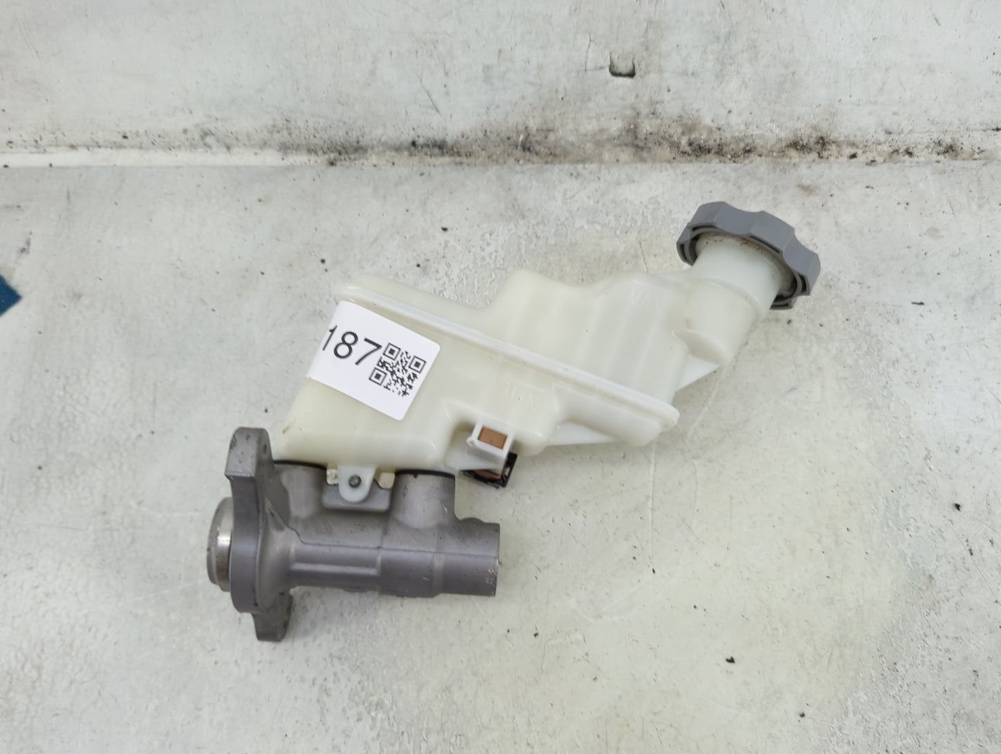 2012-2015 Kia Rio Brake Master Cylinder 1492187 - Oemusedautoparts1.com