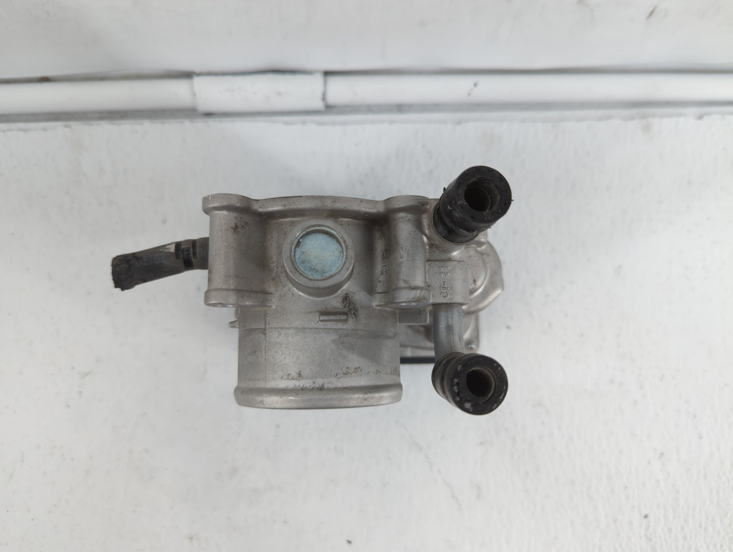 2012-2019 Kia Rio Throttle Body P/N:35100-2B300 Fits Fits 2012 2013 2014 2015 2016 2017 2018 2019 OEM Used Auto Parts - Oemu