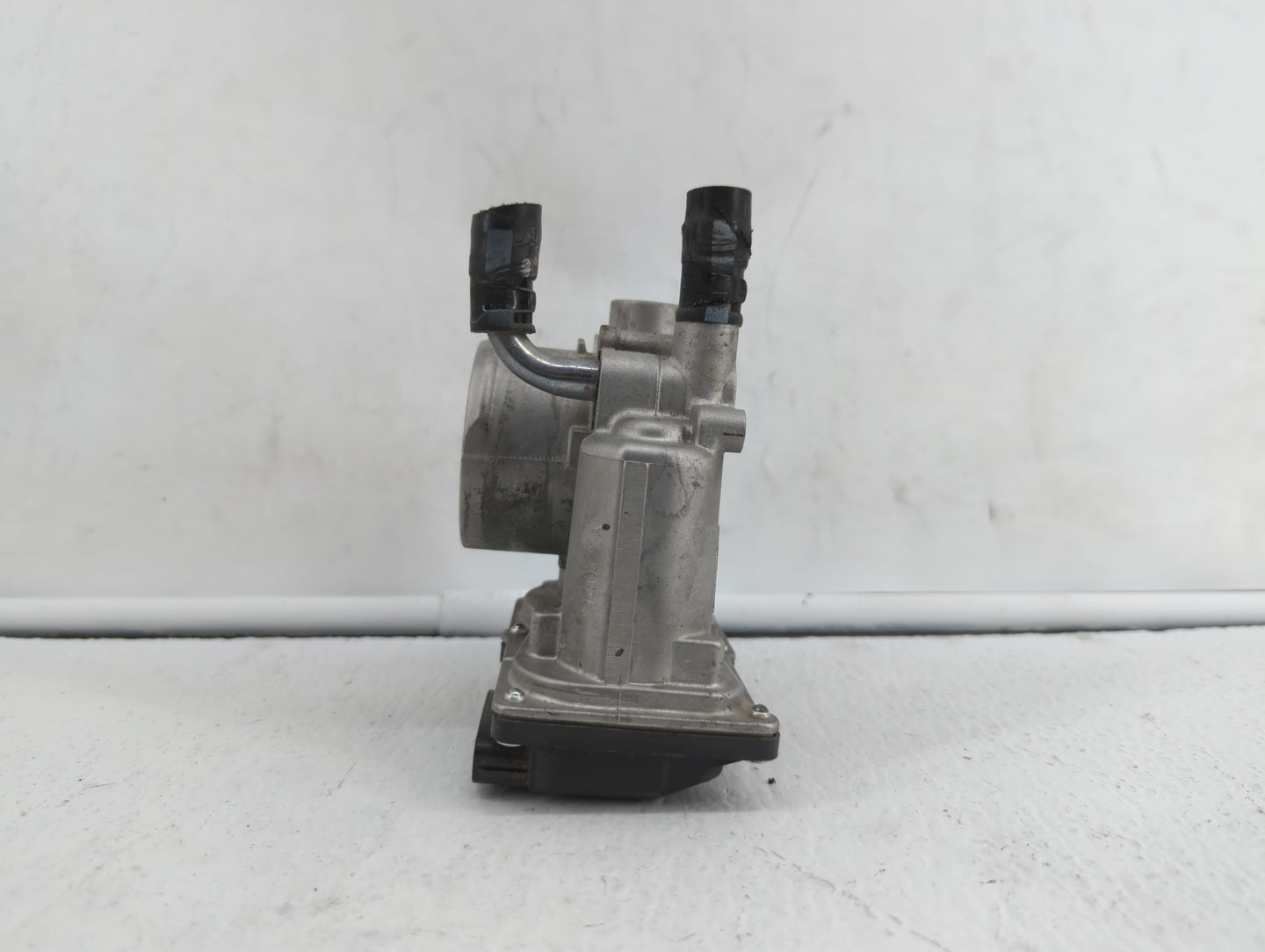 2012-2019 Kia Rio Throttle Body P/N:35100-2B300 Fits Fits 2012 2013 2014 2015 2016 2017 2018 2019 OEM Used Auto Parts - Oemu