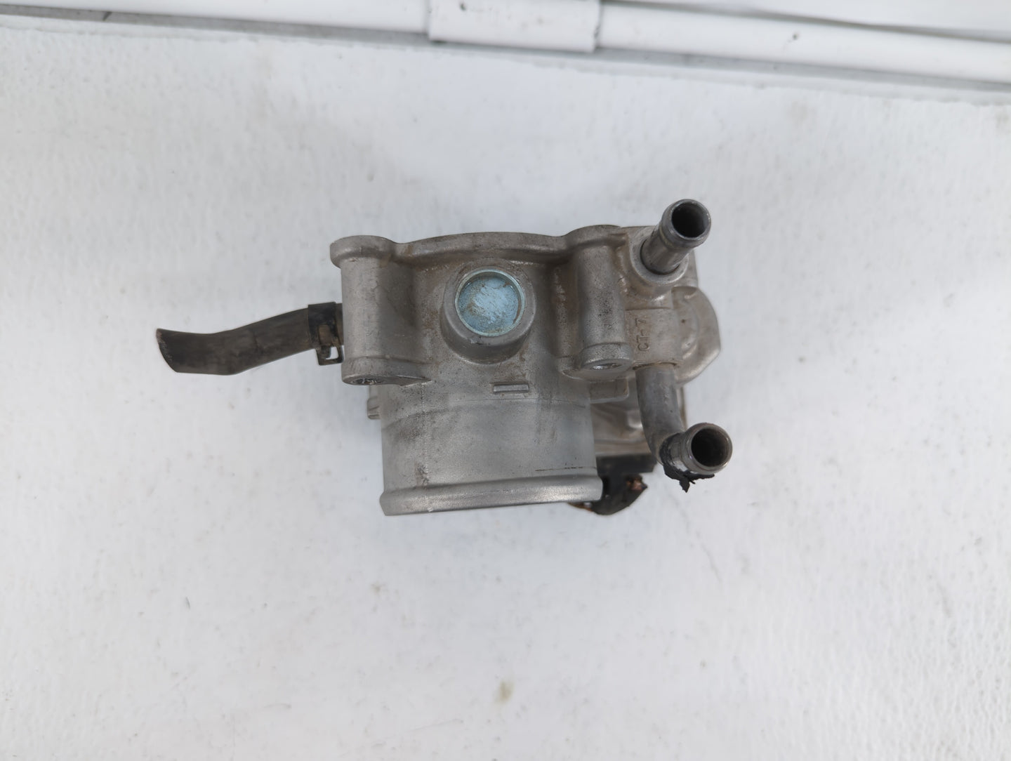 2012-2019 Kia Rio Throttle Body P/N:35100-2B300 Fits Fits 2012 2013 2014 2015 2016 2017 2018 2019 OEM Used Auto Parts - Oemu