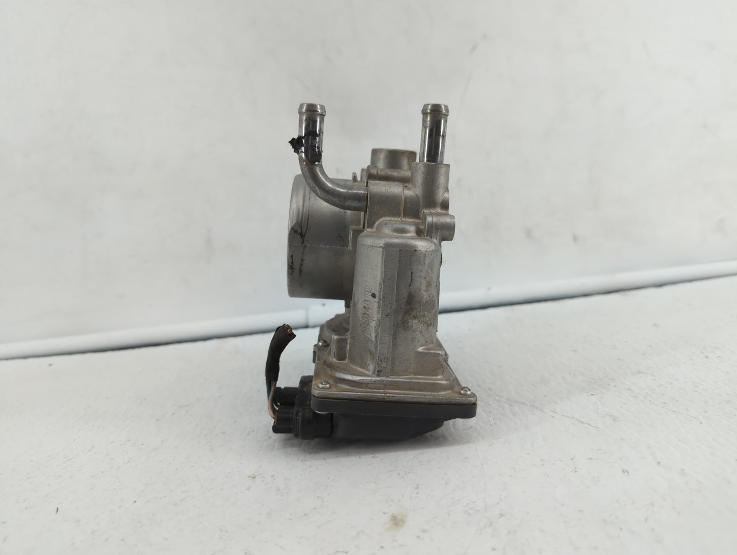 2012-2019 Kia Rio Throttle Body P/N:35100-2B300 Fits Fits 2012 2013 2014 2015 2016 2017 2018 2019 OEM Used Auto Parts - Oemu