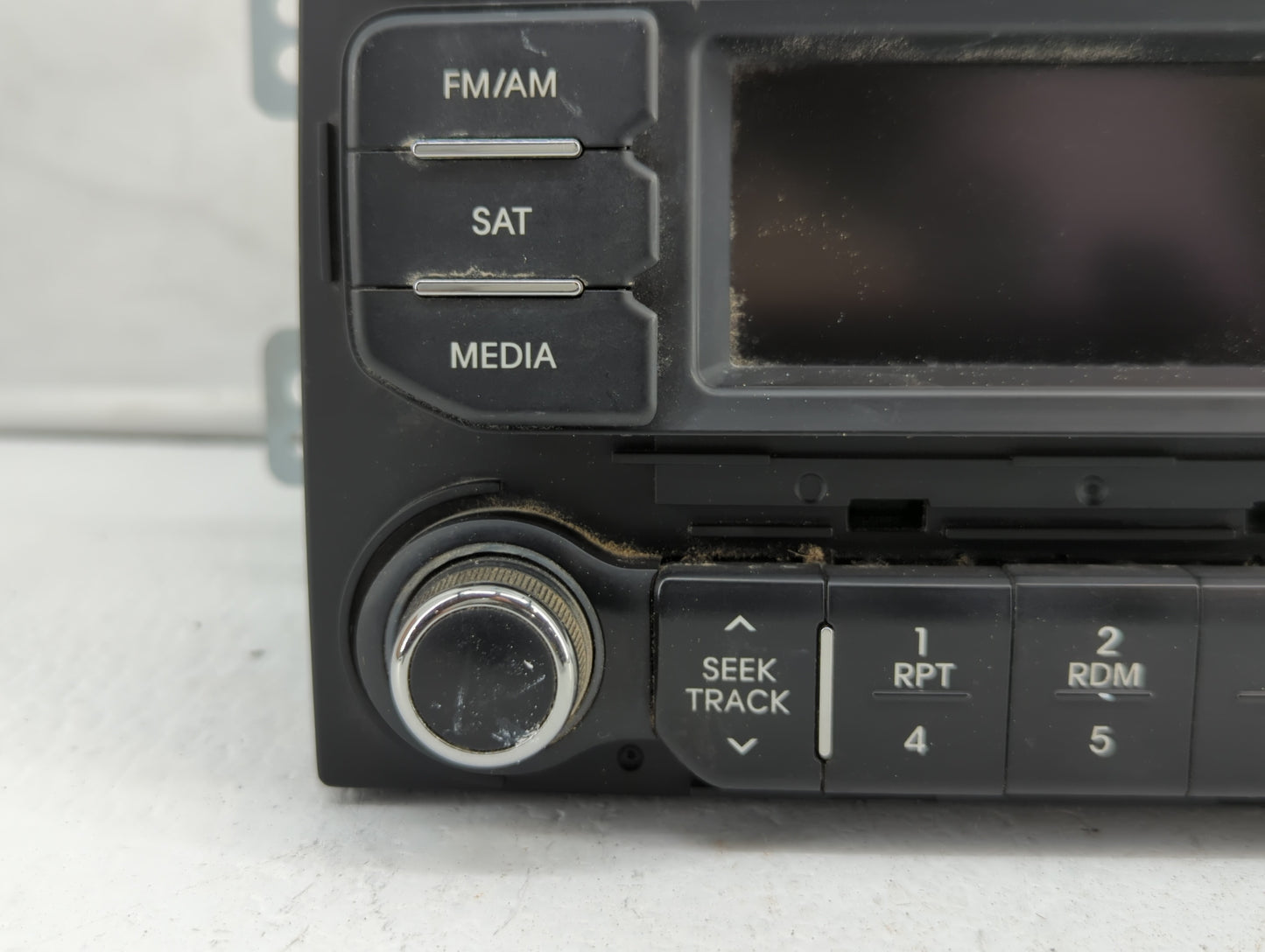 2012-2015 Kia Rio Am Fm Cd Player Radio Receiver - Oemusedautoparts1.com