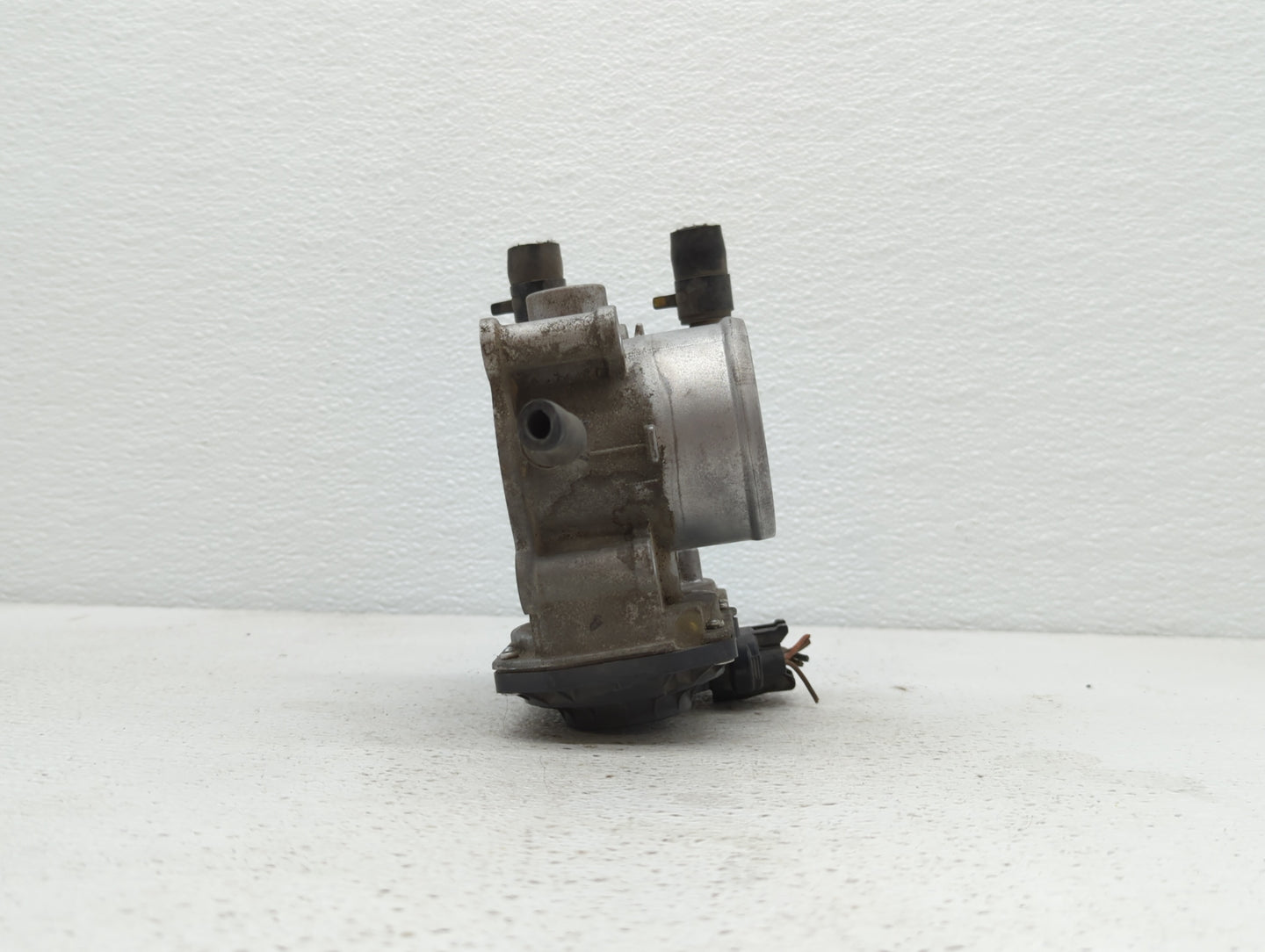 2012-2019 Kia Rio Throttle Body P/N:35100-2B300 Fits Fits 2012 2013 2014 2015 2016 2017 2018 2019 OEM Used Auto Parts - Oemu