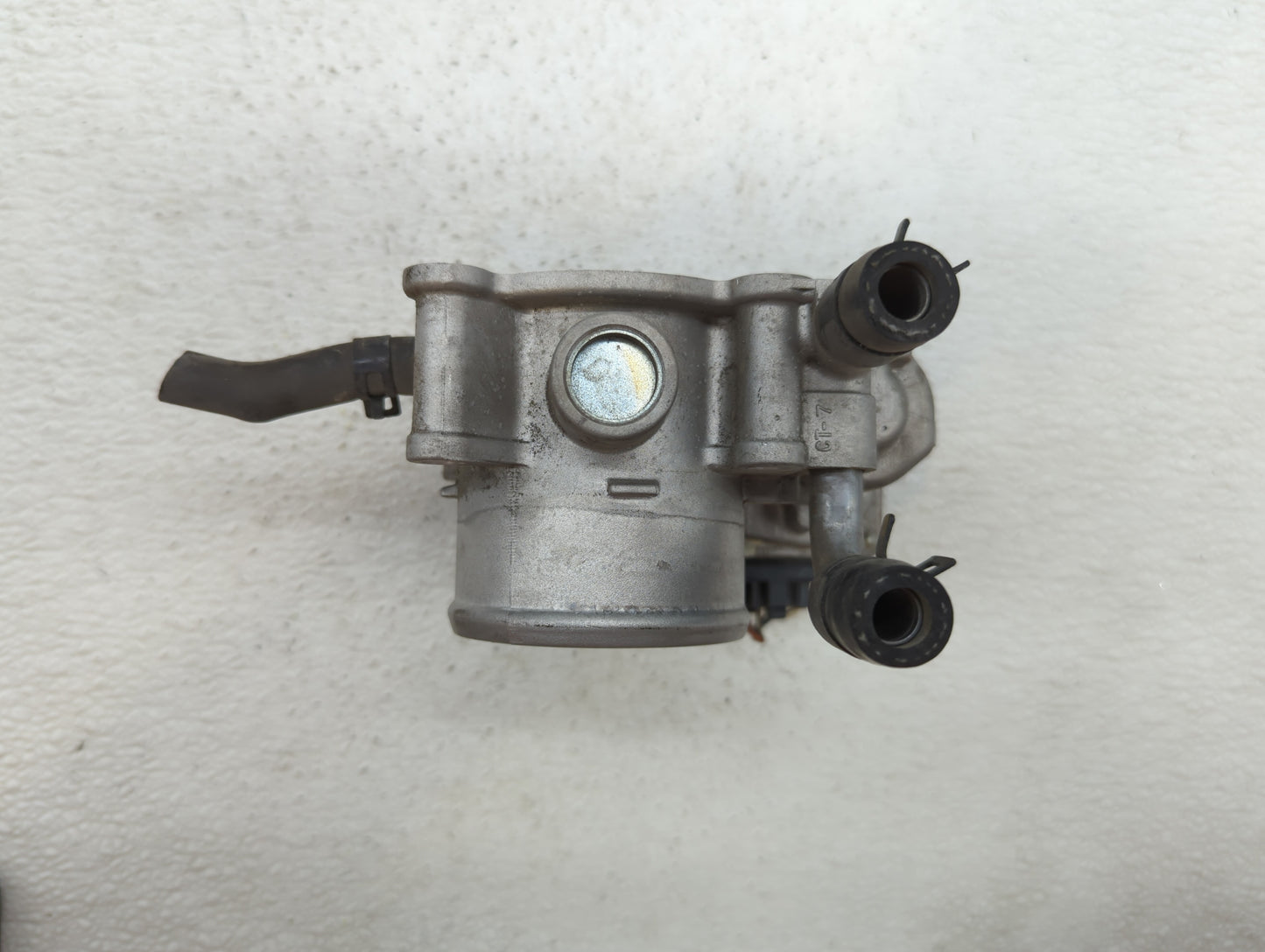 2012-2019 Kia Rio Throttle Body P/N:35100-2B300 Fits Fits 2012 2013 2014 2015 2016 2017 2018 2019 OEM Used Auto Parts - Oemu