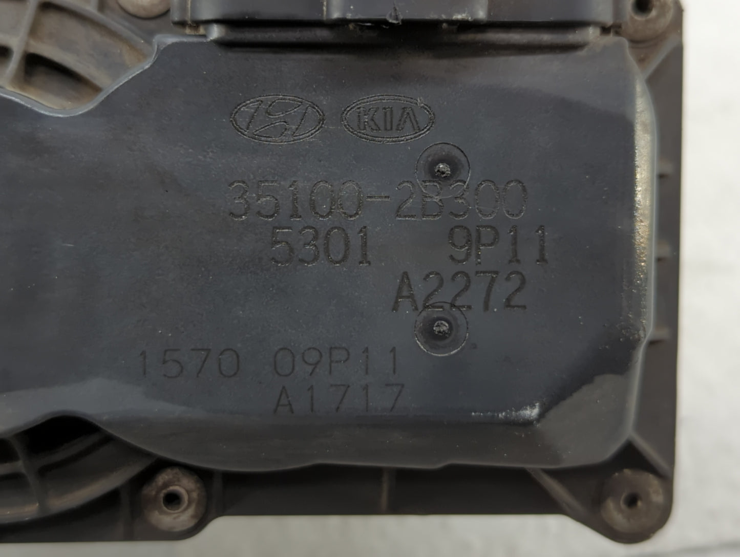 2012-2019 Kia Rio Throttle Body P/N:35100-2B300 Fits Fits 2012 2013 2014 2015 2016 2017 2018 2019 OEM Used Auto Parts - Oemu
