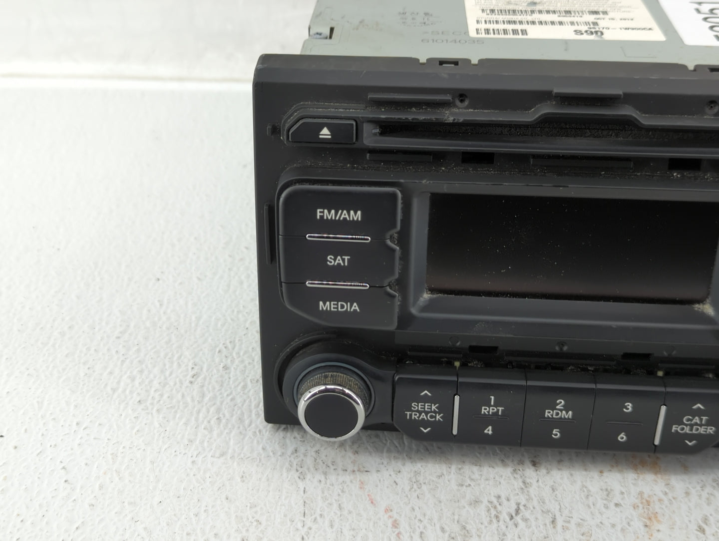 2012-2015 Kia Rio Am Fm Cd Player Radio Receiver - Oemusedautoparts1.com