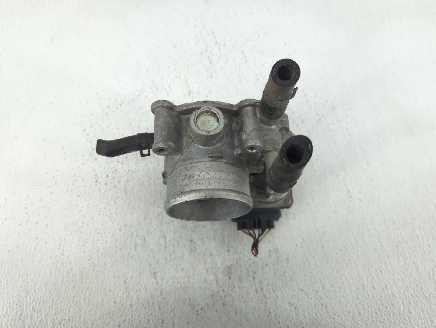 2012-2019 Kia Rio Throttle Body P/N:35100-2B300 Fits Fits 2012 2013 2014 2015 2016 2017 2018 2019 OEM Used Auto Parts - Oemu