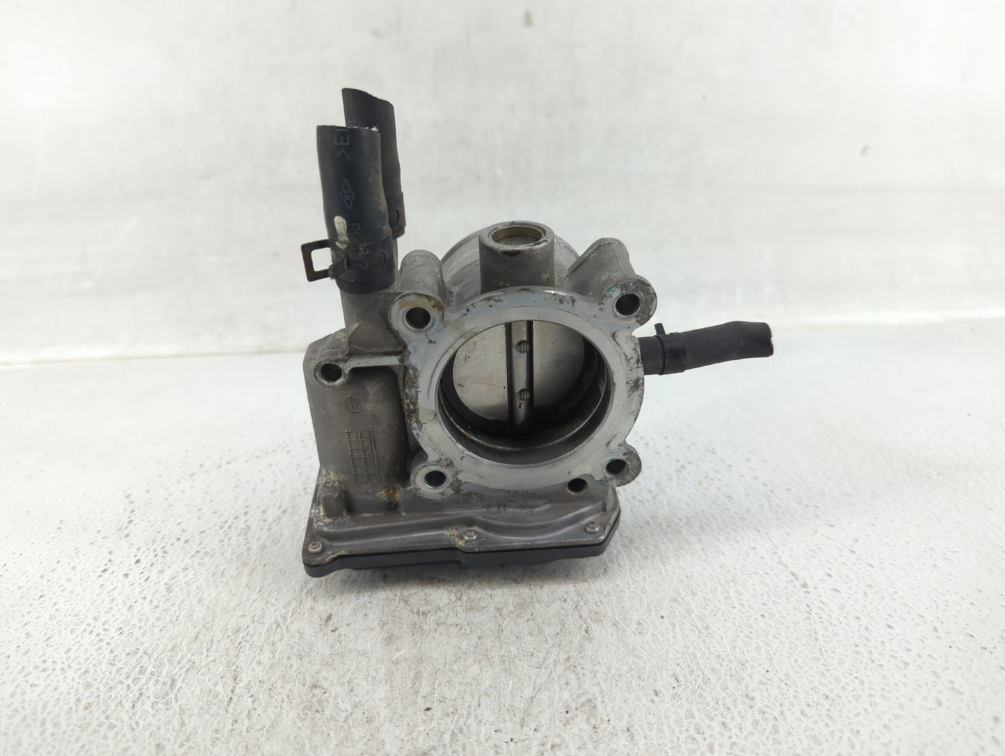 2012-2019 Kia Rio Throttle Body P/N:35100-2B300 Fits Fits 2012 2013 2014 2015 2016 2017 2018 2019 OEM Used Auto Parts - Oemu